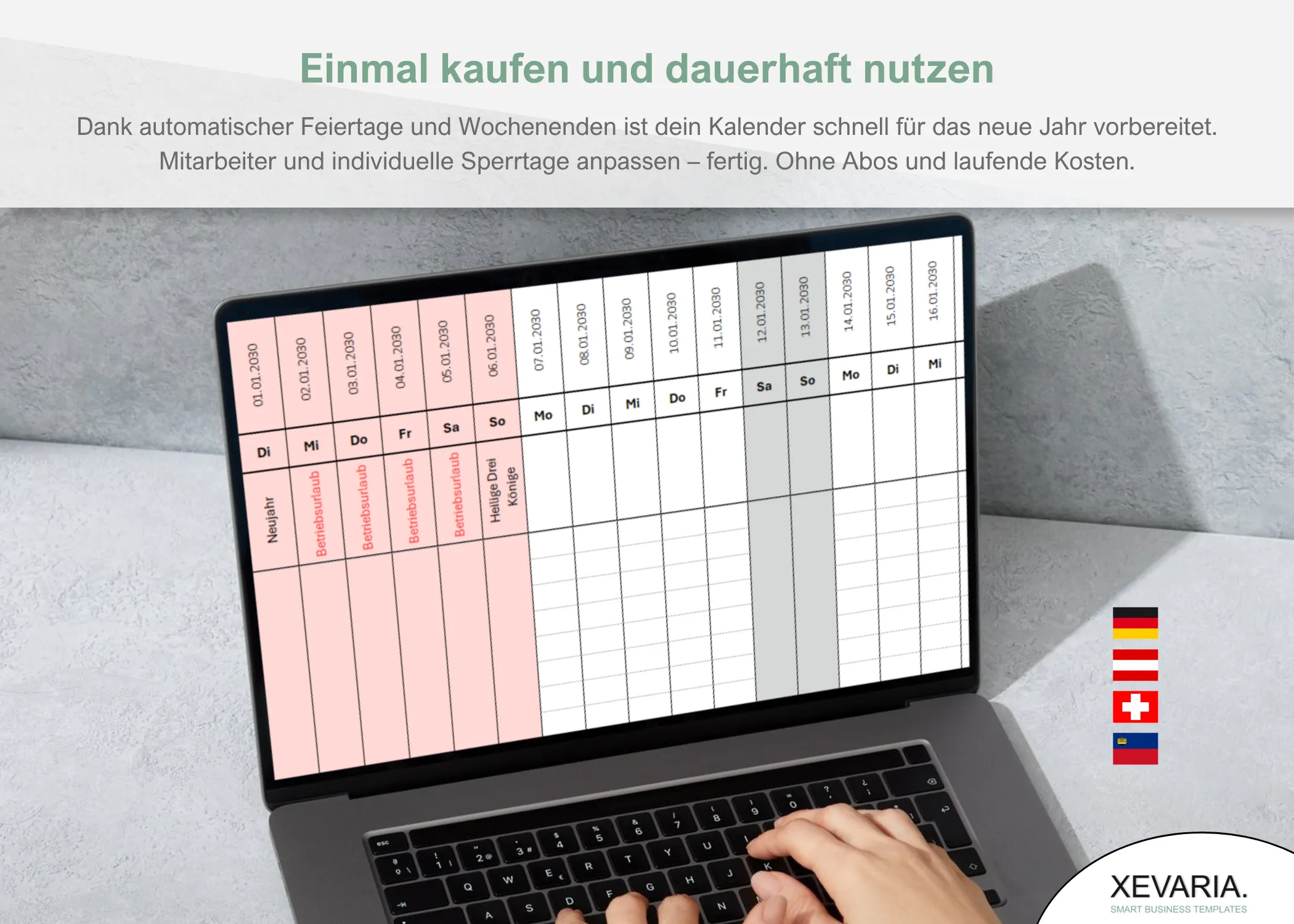 Urlaubsplaner Excel – Laptop mit Jahreskalender, Mitarbeiterliste und Feiertagen